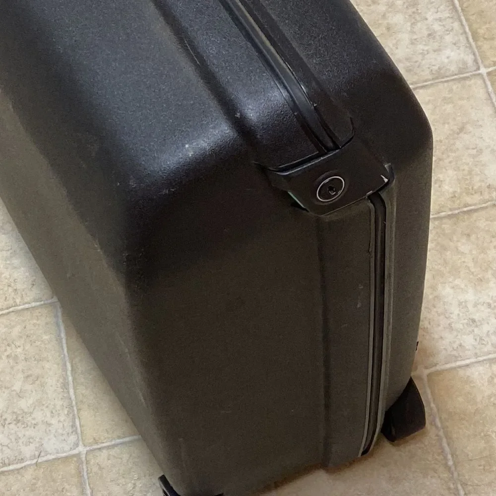 VTG SAMSONITE DENVER COLORADO USA SATURN 1994 ALL RIGHTS RESERVED MADE IN USA